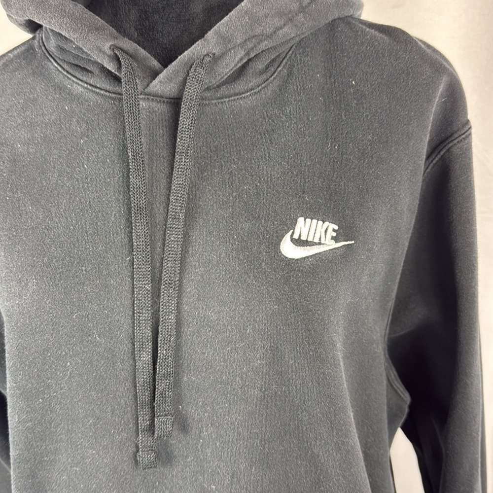 Nike Men's Classic Black Pullover Hoodie w/ Kangaroo Pocket - Picture 3 of 6
